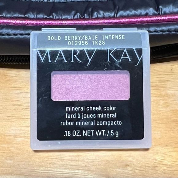 BRAND NEW‎ Mary Kay Mineral Cheek Color Bold Berry 012956 - Picture 1 of 3